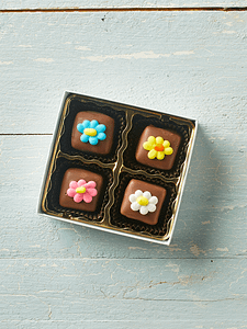 Chocolate Caramels Flowers